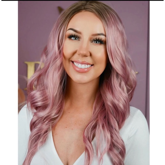 ⛔️SOLD⛔️ CSC “Sparkling Rosé” High Quality Synthetic Wig NWT - Picture 1 of 8